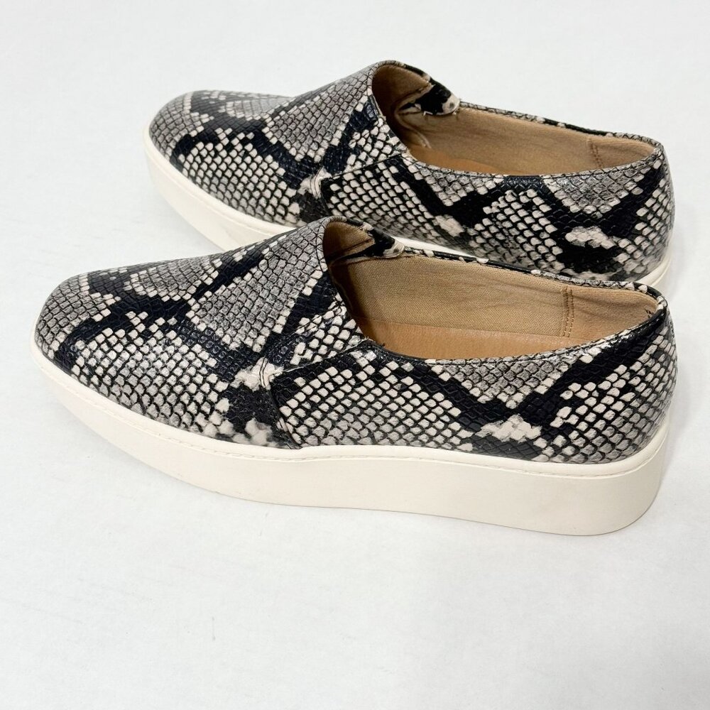 Baretraps Yannah NWOB Sz 6 Buff Slip On Sneaker - Picture 4 of 16